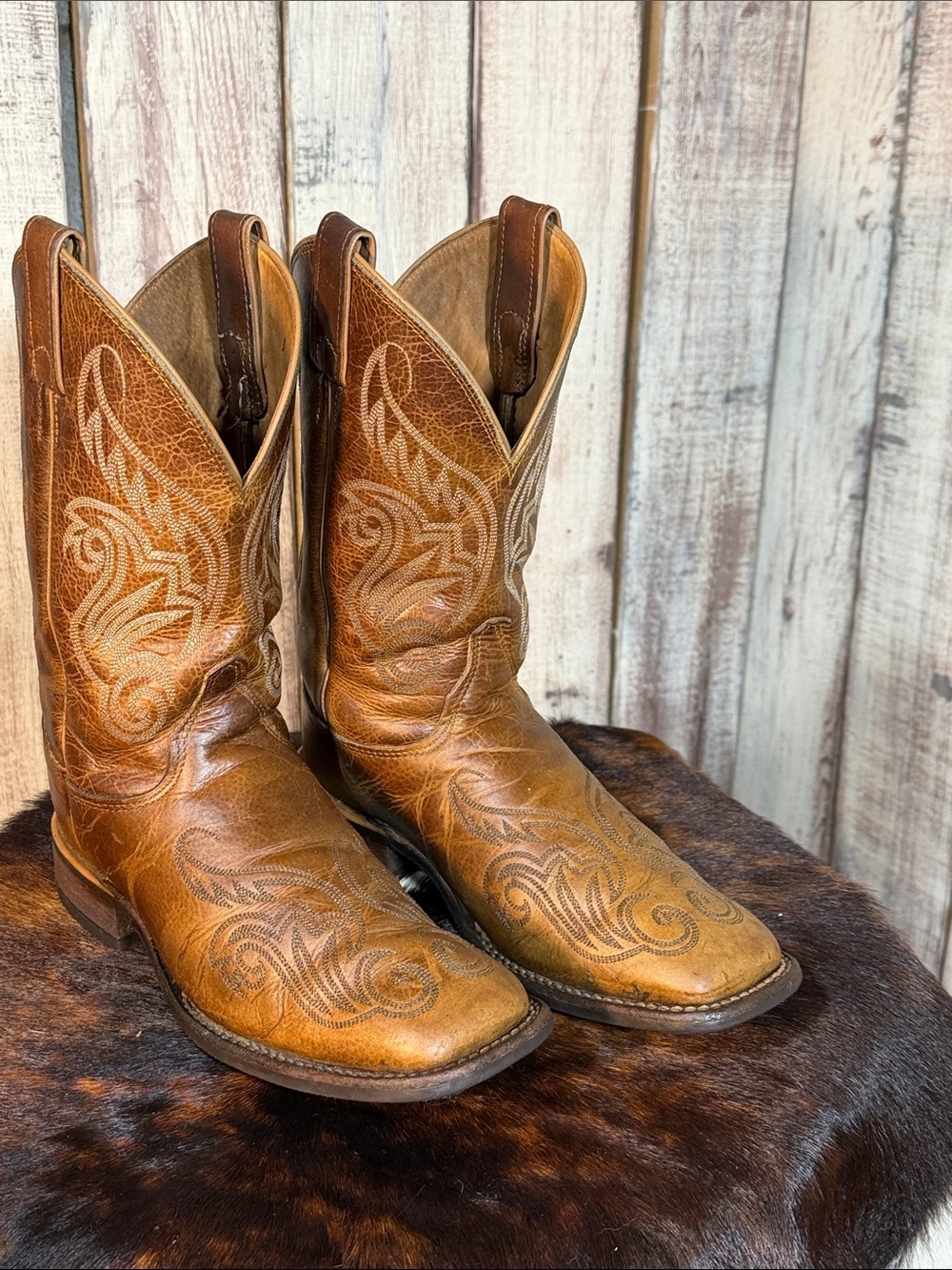 Women's Tan Western Leather Cowboy Boots - Classic Stitch Detail